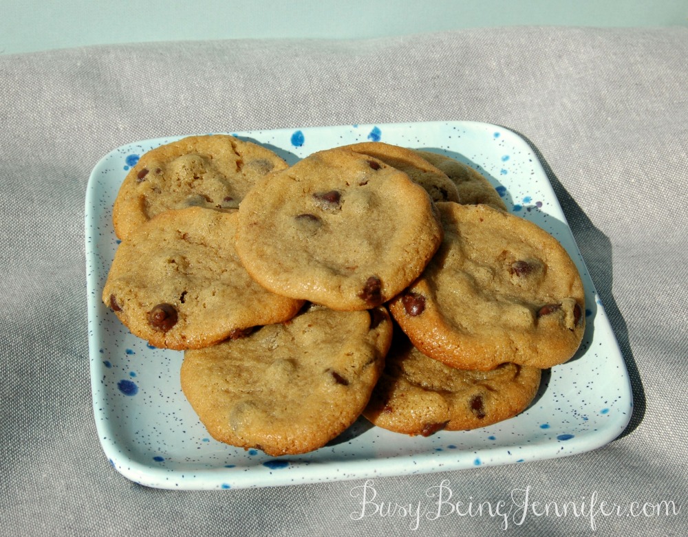 delicious peanut butter chocolate chip cookies! - BusyBeingJennifer.com
