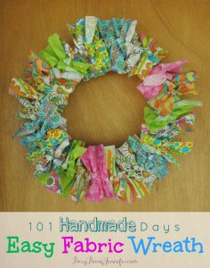 Easy Fabric Wreath - BusyBeingJennifer.com #101HandmadeDays