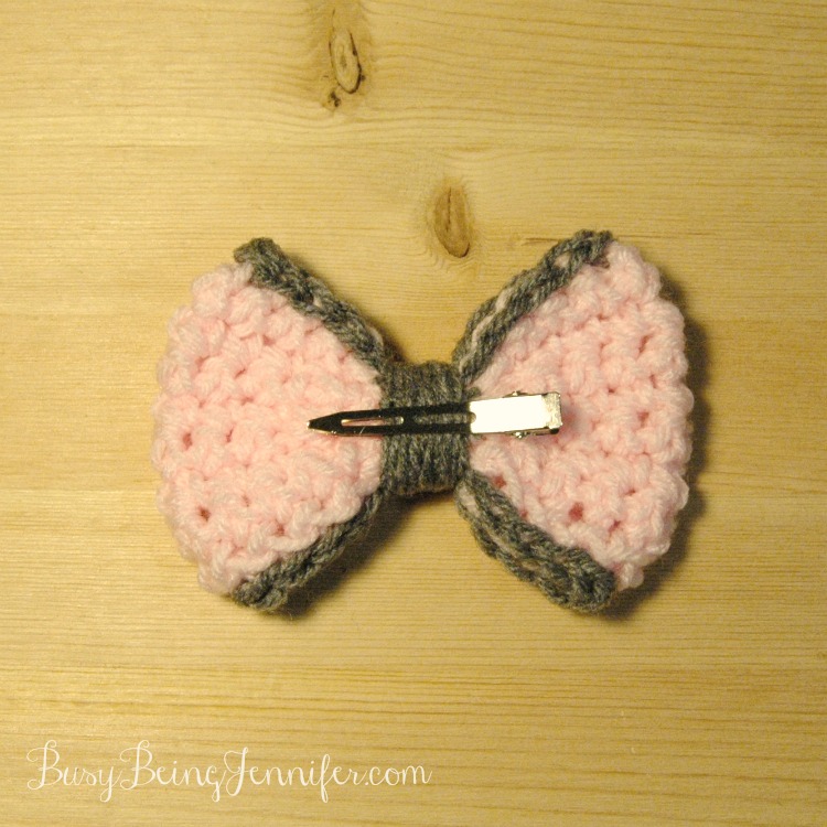 Crocheted Hair Bow - BusyBeingJennifer.com #101HandmadeDays