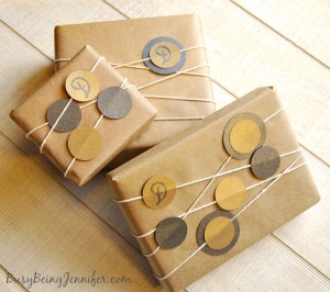 Christmas Gift Wrapping with Kraft Paper - BusyBeingJennifer.com