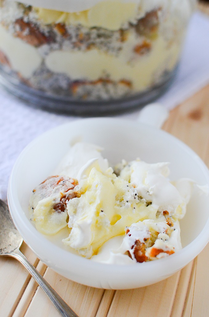 Delicious, Tart and oh so tasty! You've got to try this Lemon Poppy Seed Trifle - BusyBeingJennifer.com