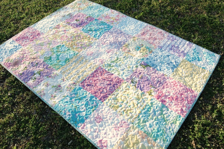 vintage sheet quilt - this one I'm keeping! - BusyBeingJennifer.com