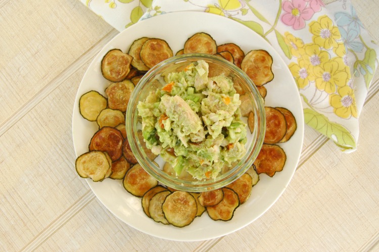 This Avocado Tuna Salad with Baked Zucchini Chips is the perfect gluten free and paleo snack for an afternoon pick-me-up or after school snack!