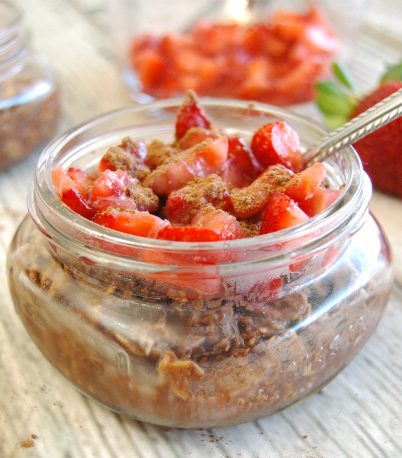 Mixing up my breakfast oats routine with this incredibly delicious Chocolate Strawberry Protein Overnight Oats Recipe! The whole family will LOVE this recipe!