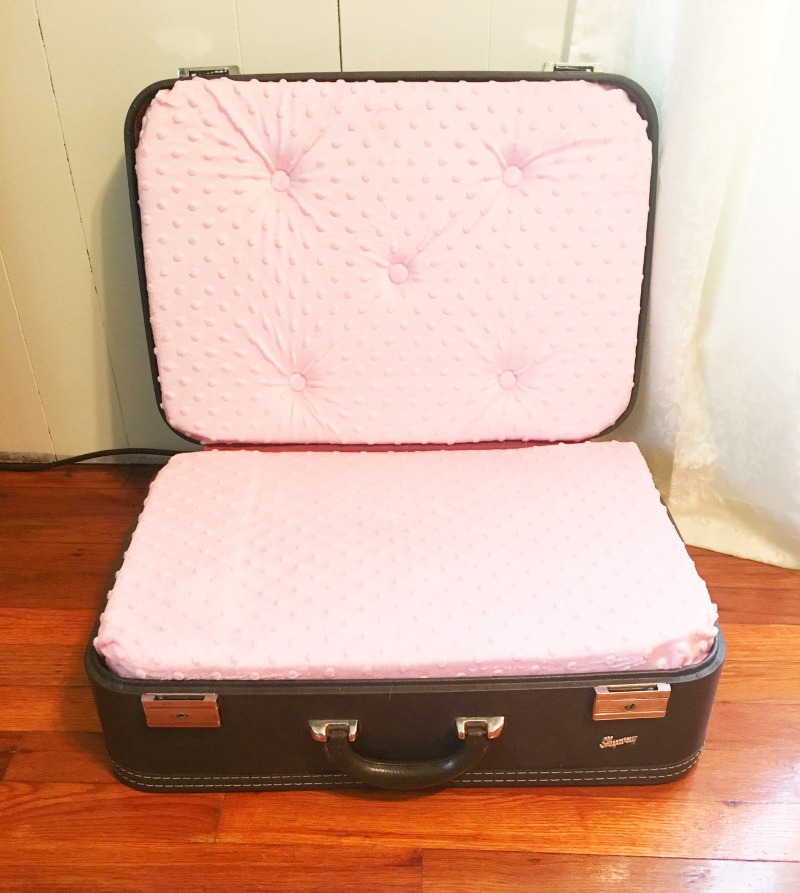 DIY Tufted Suitcase Dog Bed (ad) #DogsLoveNutrishDISH