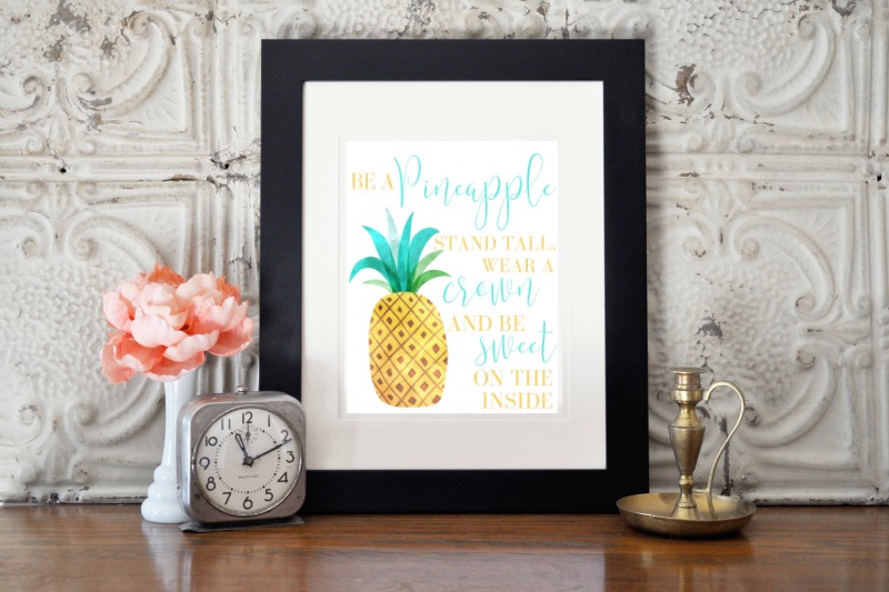 By reader request, I'm back with another fun free printable! This Be A Pineapple print is colorful, vibrant and perfect for any time of the year!!