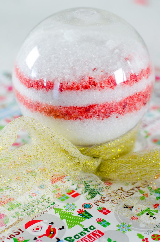 Voila! A quick, easy and practical Christmas gift! And these Snow Globe Bath Salts smell so good!