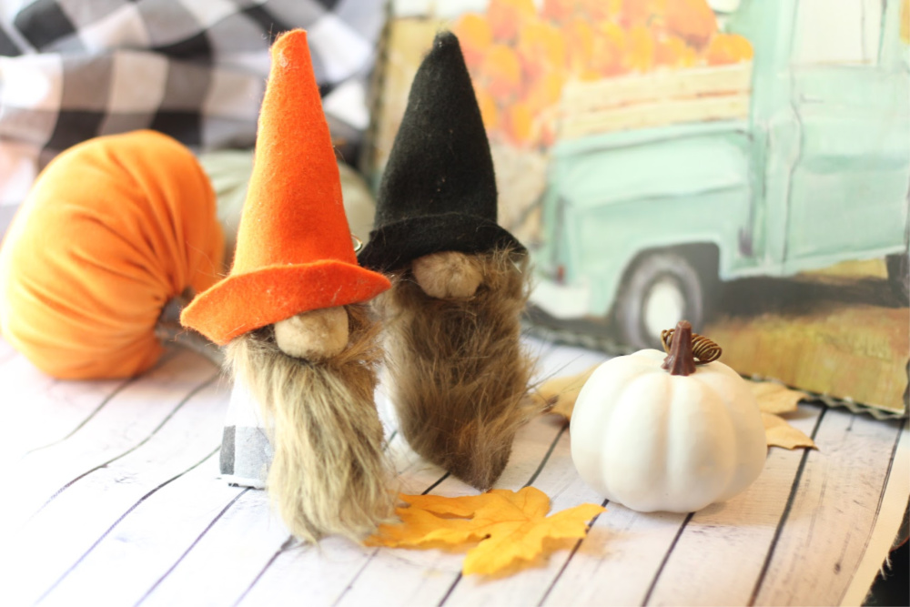 create some cute little DIY fall gnomes in autumn colors to boost up my coffee bar, tablescapes and anywhere else I can think of to put these sweet little guys.