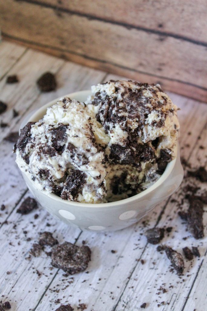 There's no better way to beat a heat wave than with a delicious, cool treat like this no churn cookies and cream ice cream recipe!