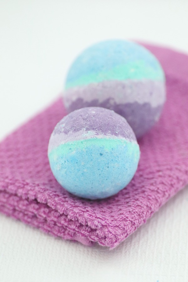 These epic and easy mermaid bath bombs are so beautiful and fun, they make me feel like I've got a tail and fins just waiting for me in the warm bath!