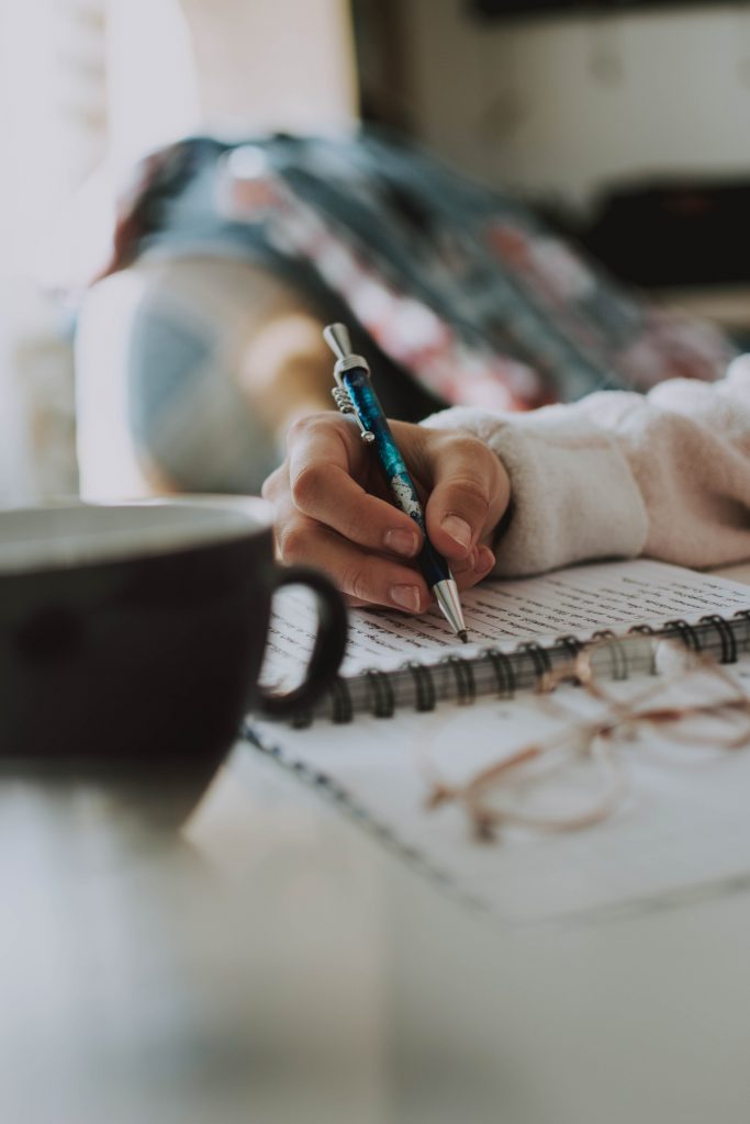 Journaling is a great way to practice mindfulness, and you just need a notebook and a pen to get started. In this post I'm going to share with you how you can journal for mindfulness
